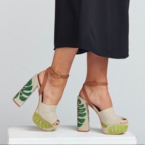 Dolce Vita Peep Toe Platform Sandals